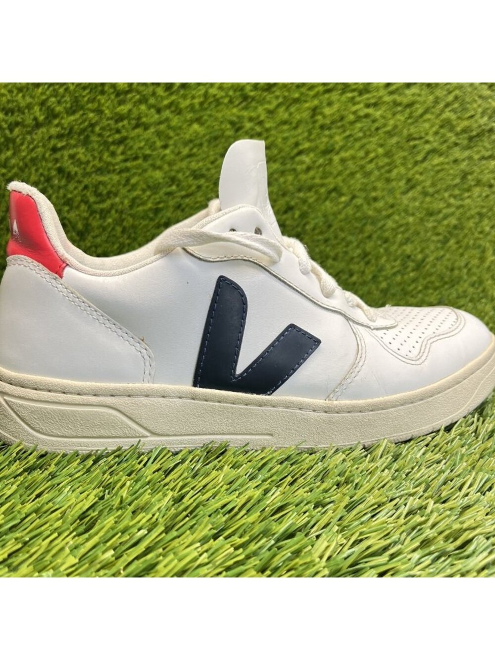 Veja V-10 Leather Womens Size 7 White Black Athletic Lifestyle Shoes Sneakers